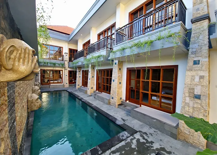 Kamandaka Living